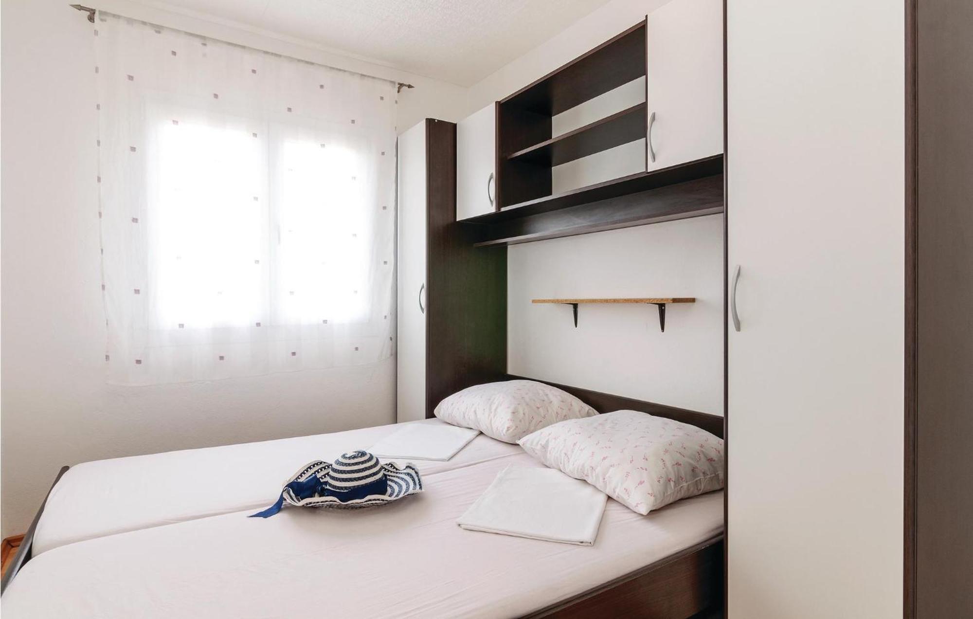 Beautiful Apartment In Vir With Wifi מראה חיצוני תמונה